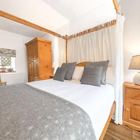 Potter's Wheel, By The Tatil Evi High Nibthwaite